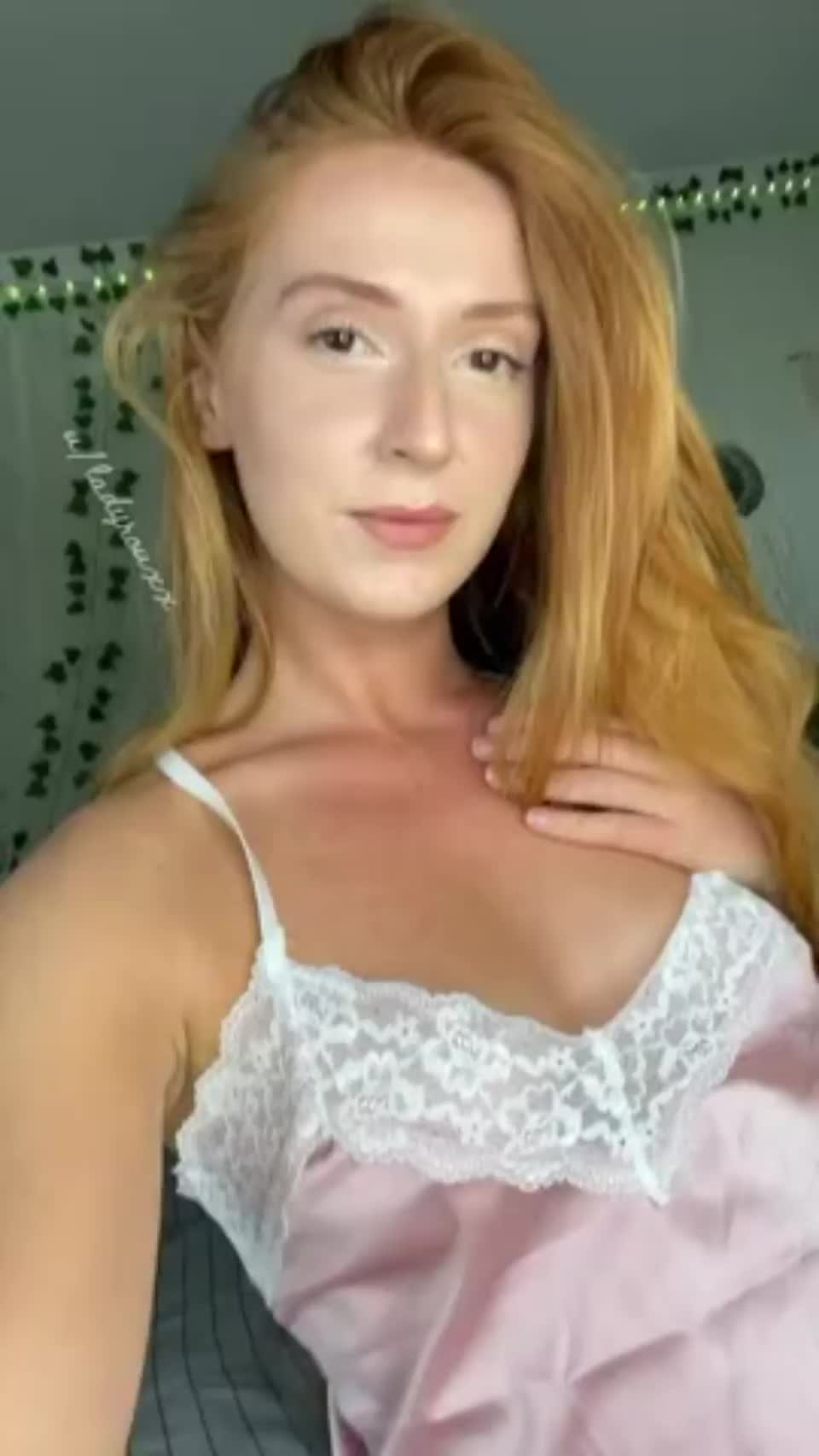 ladyrouxx ginger pussy hot wife