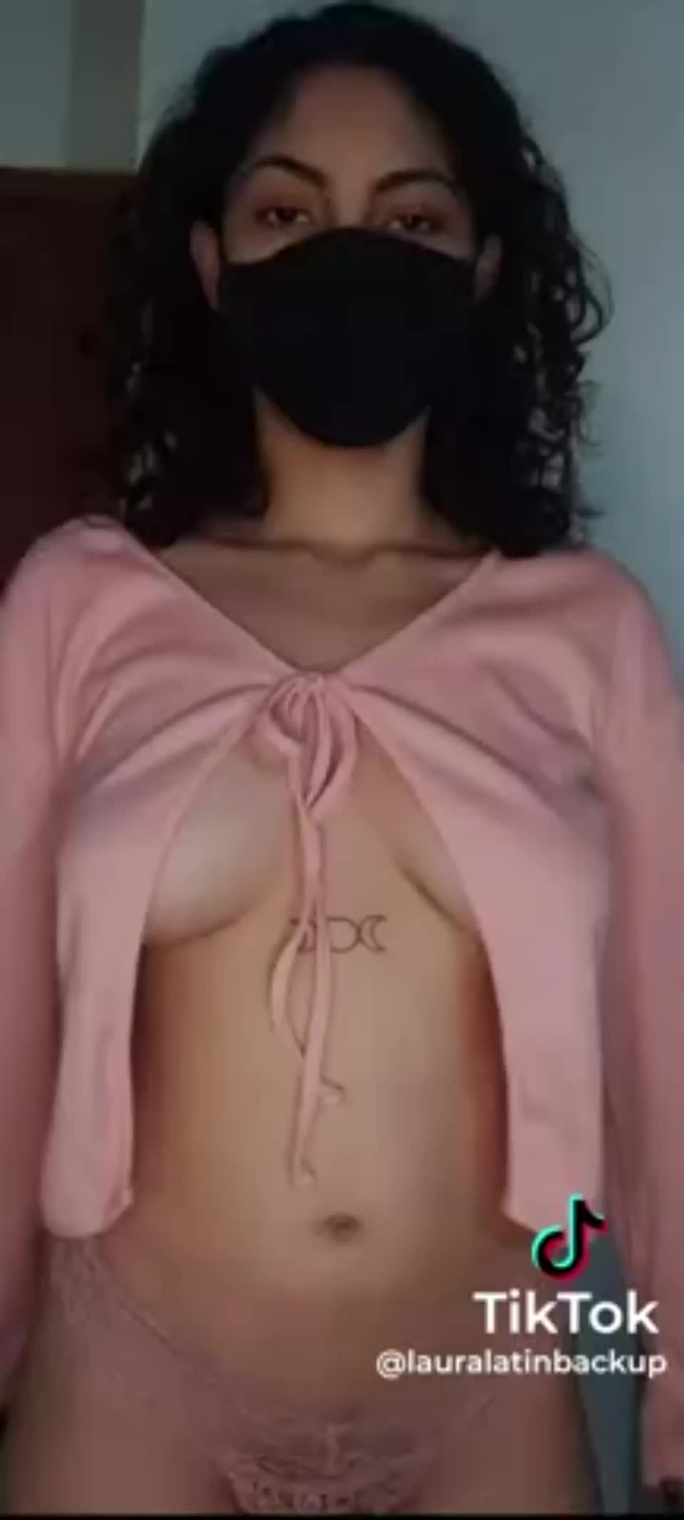 yourlatingurl cute boobs and face