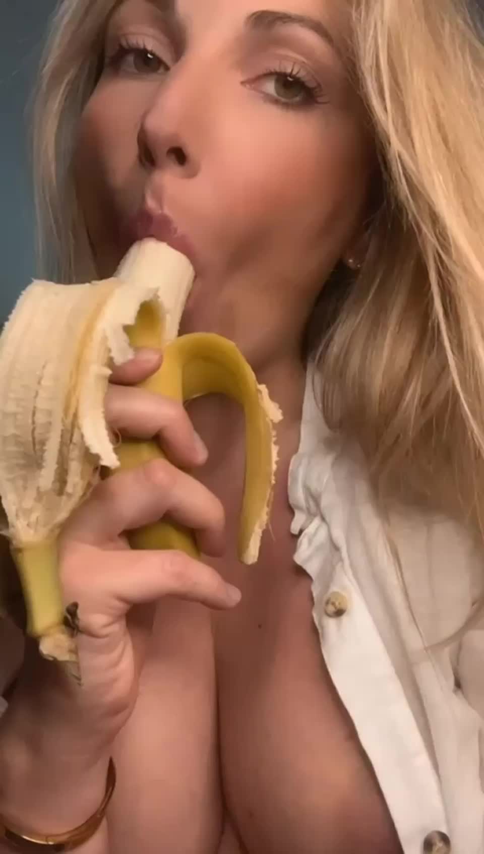 lovelylauri banana eat tease