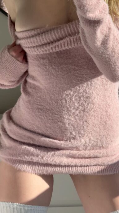 thigh gap pussy closeup