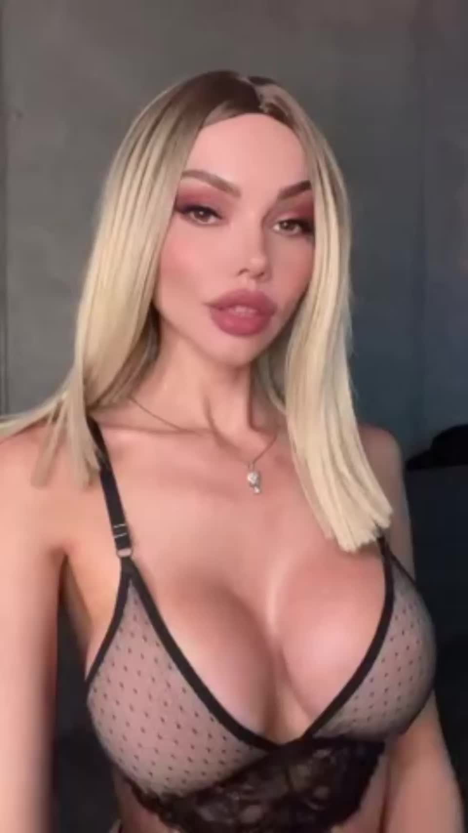 amyleeplays perfect plastic tits