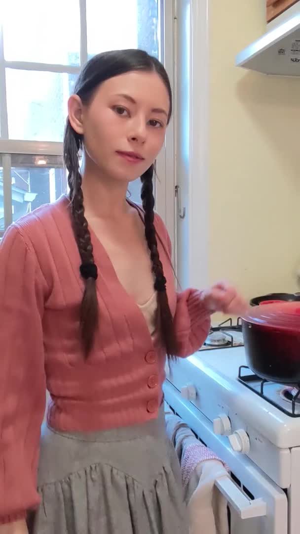 taliaelfgirl hot daddy girl on the kitchen