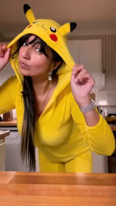 cute pakistani bimbo girl