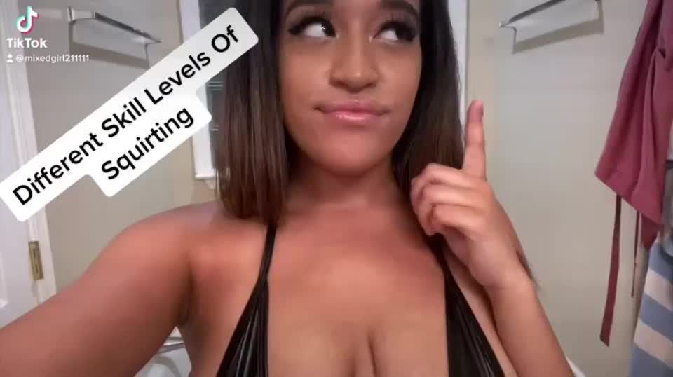 mixedgirl21 taking a piss on the floor