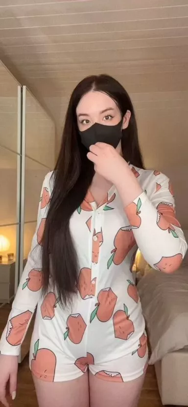 candid girl boobs tease