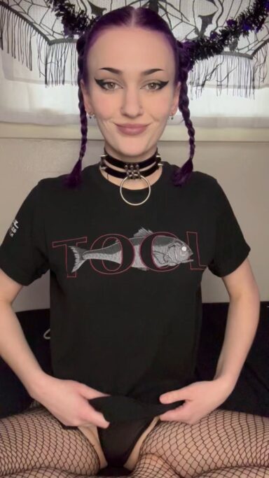 tiny tits goth babe
