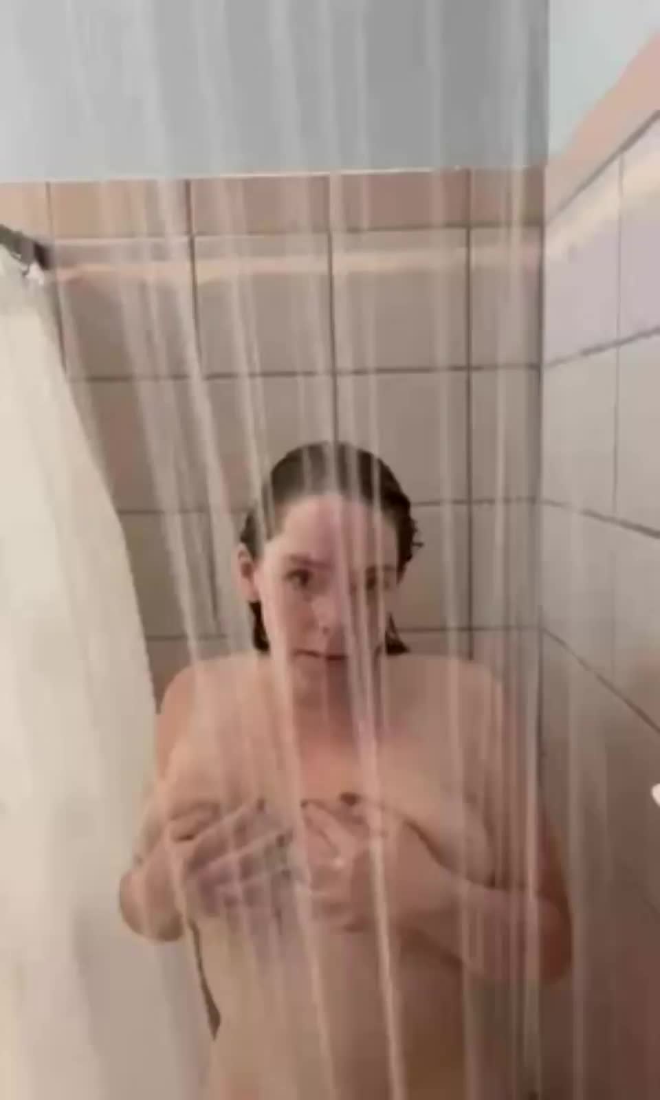 foxxthemisses washing big tits
